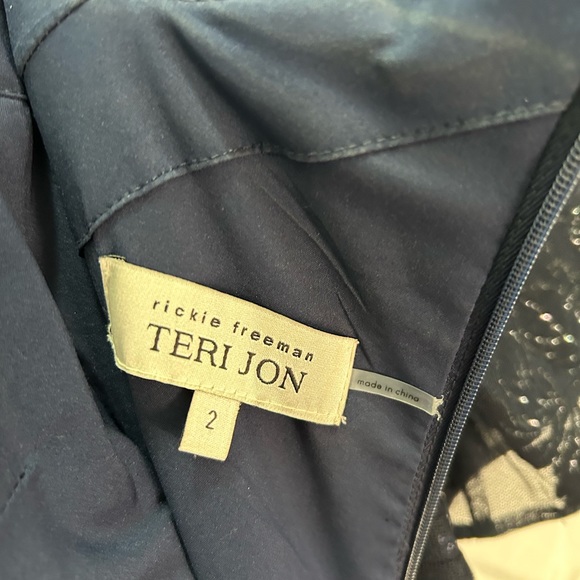 Dark Blue Evening Gown Rickie Freeman Teri Jon size 2 worn once - Picture 6 of 7